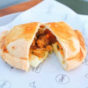Empanada De Pollo Grande