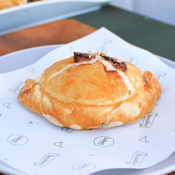 Empanada Hawaiana Grande